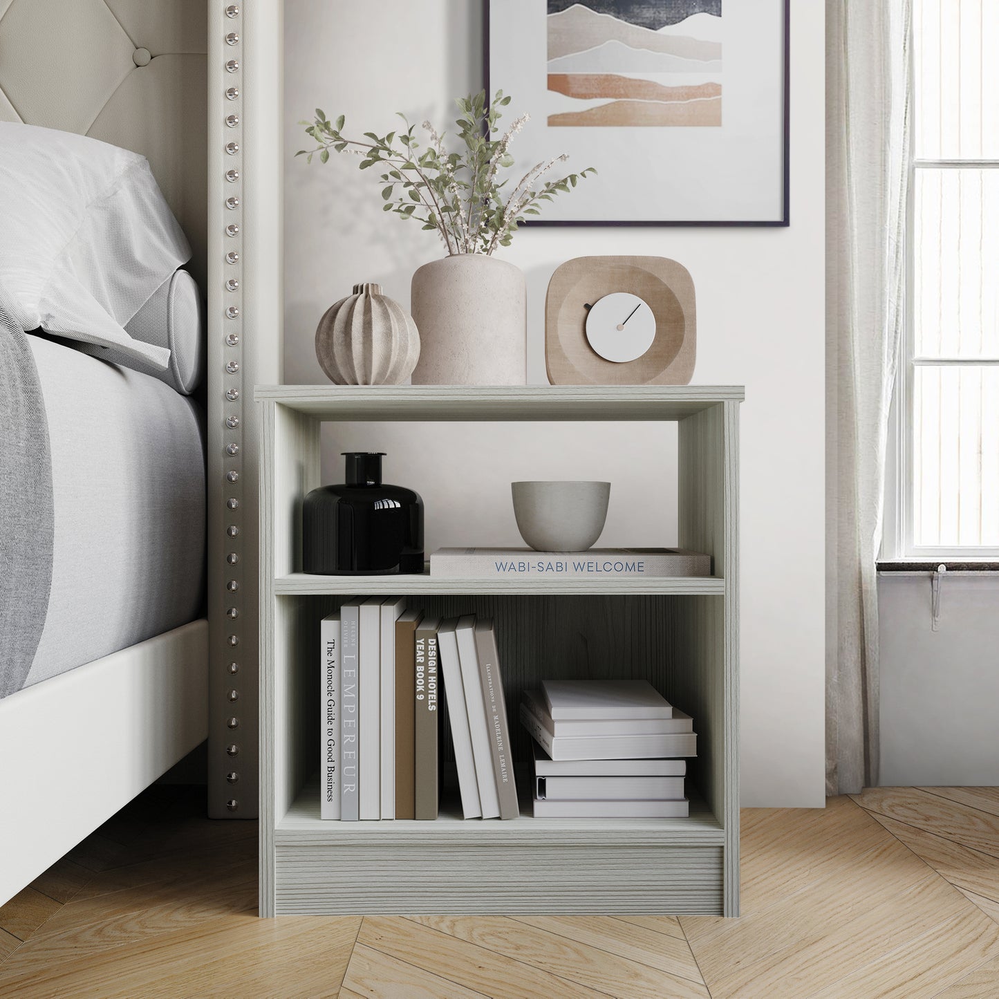 Duan and Simple Modern Nightstand